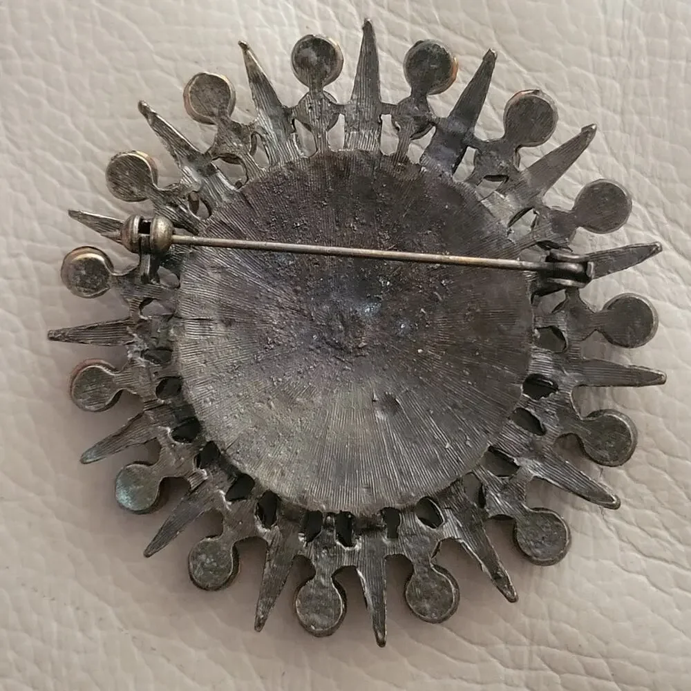 Unknown circular broach